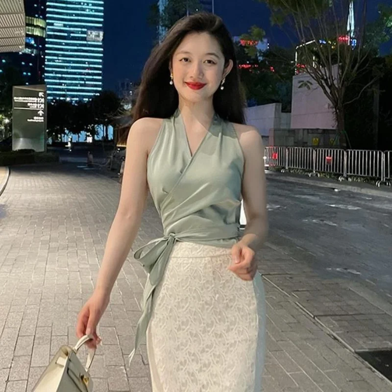 Women France V-Neck Design Sweet Strap Blouse Tops Party Sexy Casual Blouse Tops Summer 2022 Sleeveless Beach Outing Tops New
Women France V-Neck Design Sweet Strap Blouse Tops Party Sexy Casual Blouse Tops Summer 2022 Sleeveless Beach Outing Tops New