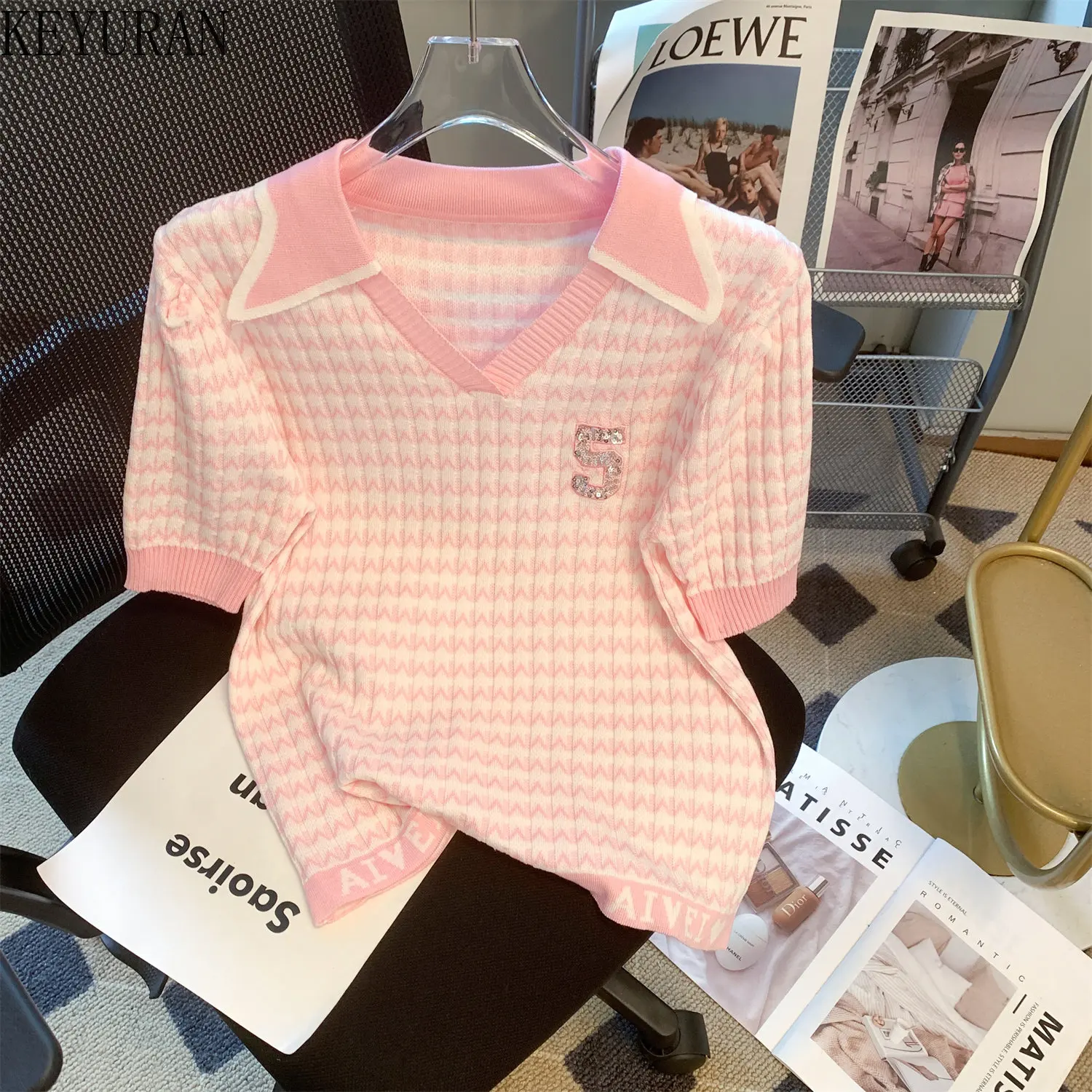 Sequin Striped Short Sleeve Sweater Women Pullover Knit T Shirt Summer Polo Neck Contrast Color Ice Silk Knitwear Tops Female
Sequin Striped Short Sleeve Sweater Women Pullover Knit T Shirt Summer Polo Neck Contrast Color Ice Silk Knitwear Tops Female