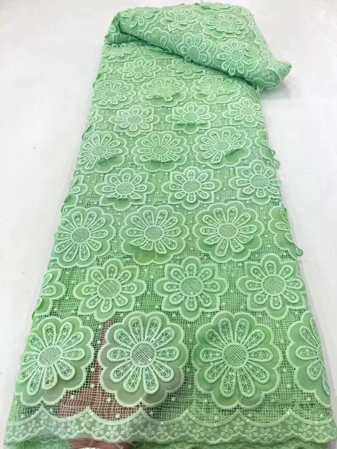 Latest Design African Cord Guipure Lace Fabric Green Nigerian Sequins 2023 High Quality French Water Soluble Lace For Wedding
Latest Design African Cord Guipure Lace Fabric Green Nigerian Sequins 2023 High Quality French Water Soluble Lace For Wedding