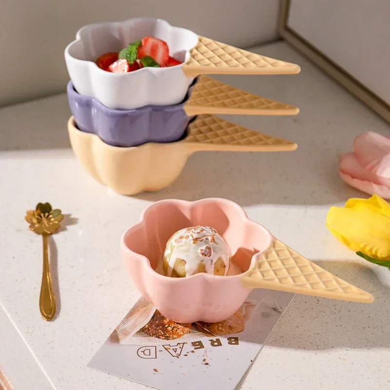 

Cute Ceramic Ice Cream Dessert Bowl with Handle Flower Shaped Small Snack Serving Dish Appetizer Tray Decorative Tableware