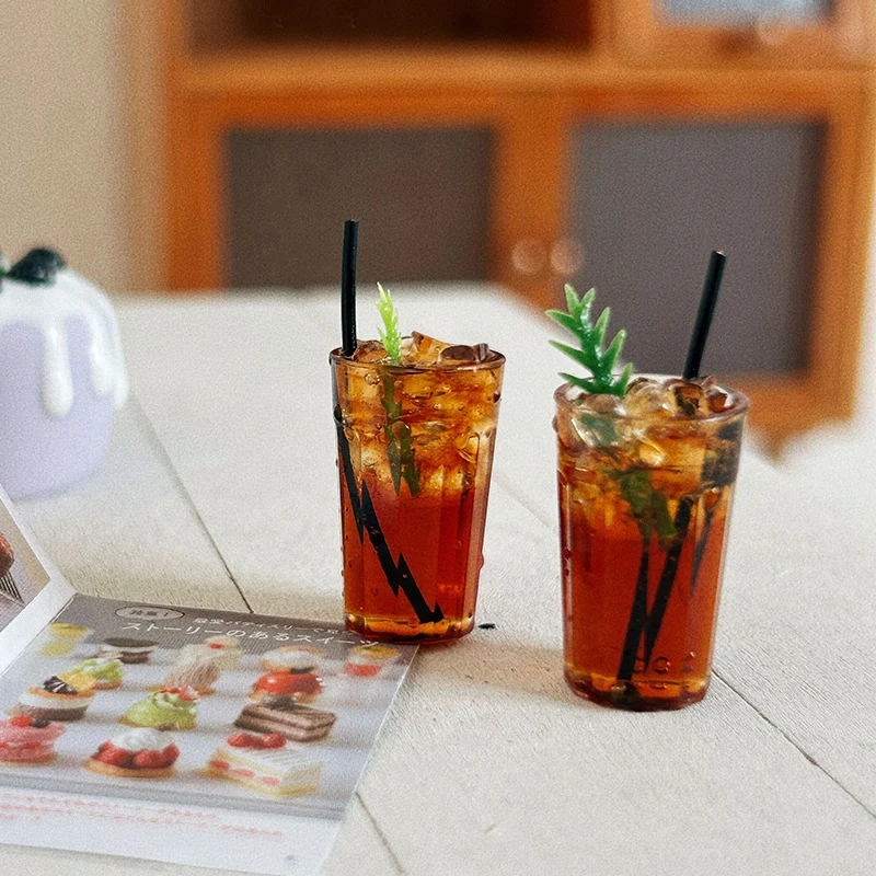 Аксессуары для кукольного домика, миниатюрный интернет-знаменитости, ледяной, американский, латте, кафе, декоративная модель
Аксессуары для кукольного домика, миниатюрный интернет-знаменитости, ледяной, американский, латте, кафе, декоративная модель