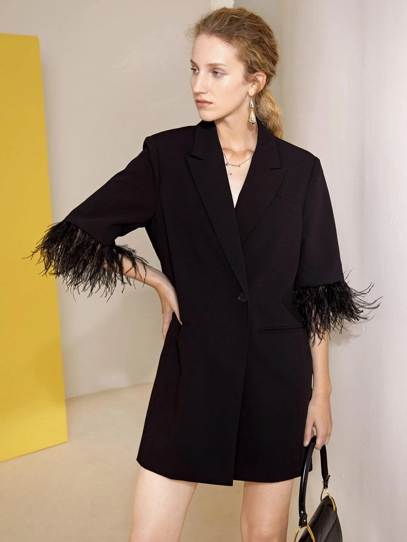 AEL Woman Fashion Elegant Comfortable Top Lapel Collar Single Button Fuzzy Cuff Lady Chic Blazer
AEL Woman Fashion Elegant Comfortable Top Lapel Collar Single Button Fuzzy Cuff Lady Chic Blazer