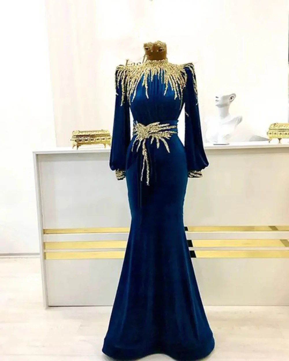 Exquisite Satin Prom Dresses Lace Appliques Beadings Mermaid Evening Party Gowns Fprmal Occassion Dress Custom Made High Neck
Exquisite Satin Prom Dresses Lace Appliques Beadings Mermaid Evening Party Gowns Fprmal Occassion Dress Custom Made High Neck