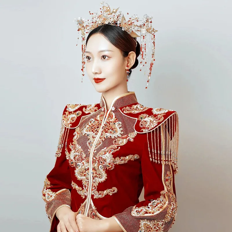 Chinese Traditional Wedding Long Qipao Women's Red Velour Embroidery Beading Tassels Cheongsam Oriental Clothing Vestido
Chinese Traditional Wedding Long Qipao Women's Red Velour Embroidery Beading Tassels Cheongsam Oriental Clothing Vestido