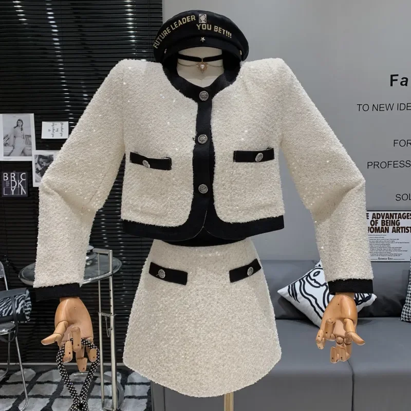 High Quality French Luxury Fashion Sequins Tweed Two Piece Set Women Short Jacket Coat + Skirt Suits Small Fragrant 2 Piece Sets
High Quality French Luxury Fashion Sequins Tweed Two Piece Set Women Short Jacket Coat + Skirt Suits Small Fragrant 2 Piece Sets