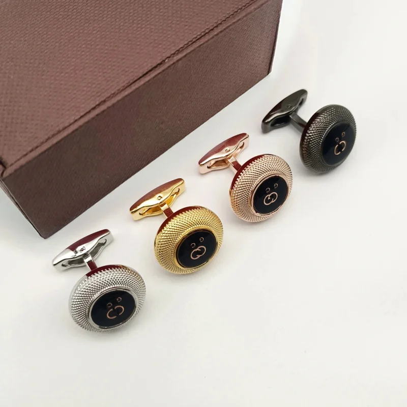 Luxury G_C Classic Design Cuff Link With Curved Round Copper Stamping And Smooth Black Mirror Surface Cufflinks Button Box
Luxury G_C Classic Design Cuff Link With Curved Round Copper Stamping And Smooth Black Mirror Surface Cufflinks Button Box