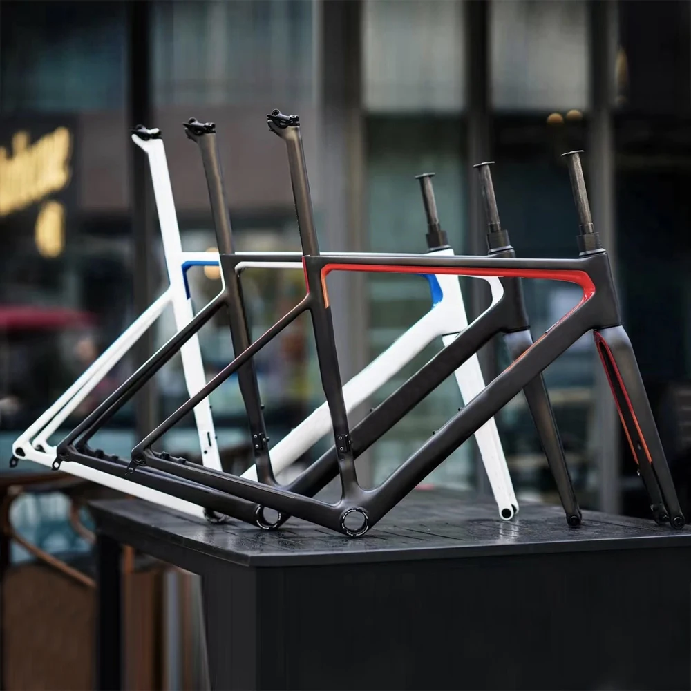 Lightweight Monocoque V3RS Champion Carbon Fiber Frame Compatible With Mechanical and Electronic Systems Bottom Bracket BB86
Lightweight Monocoque V3RS Champion Carbon Fiber Frame Compatible With Mechanical and Electronic Systems Bottom Bracket BB86