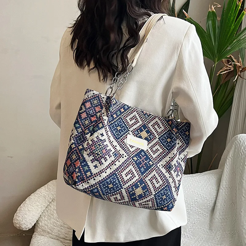 Women's Large Capacity Ethnic Style Shoulder Bag 2023 New Simple Fashion Trend Casual Handheld for Women
Women's Large Capacity Ethnic Style Shoulder Bag 2023 New Simple Fashion Trend Casual Handheld for Women