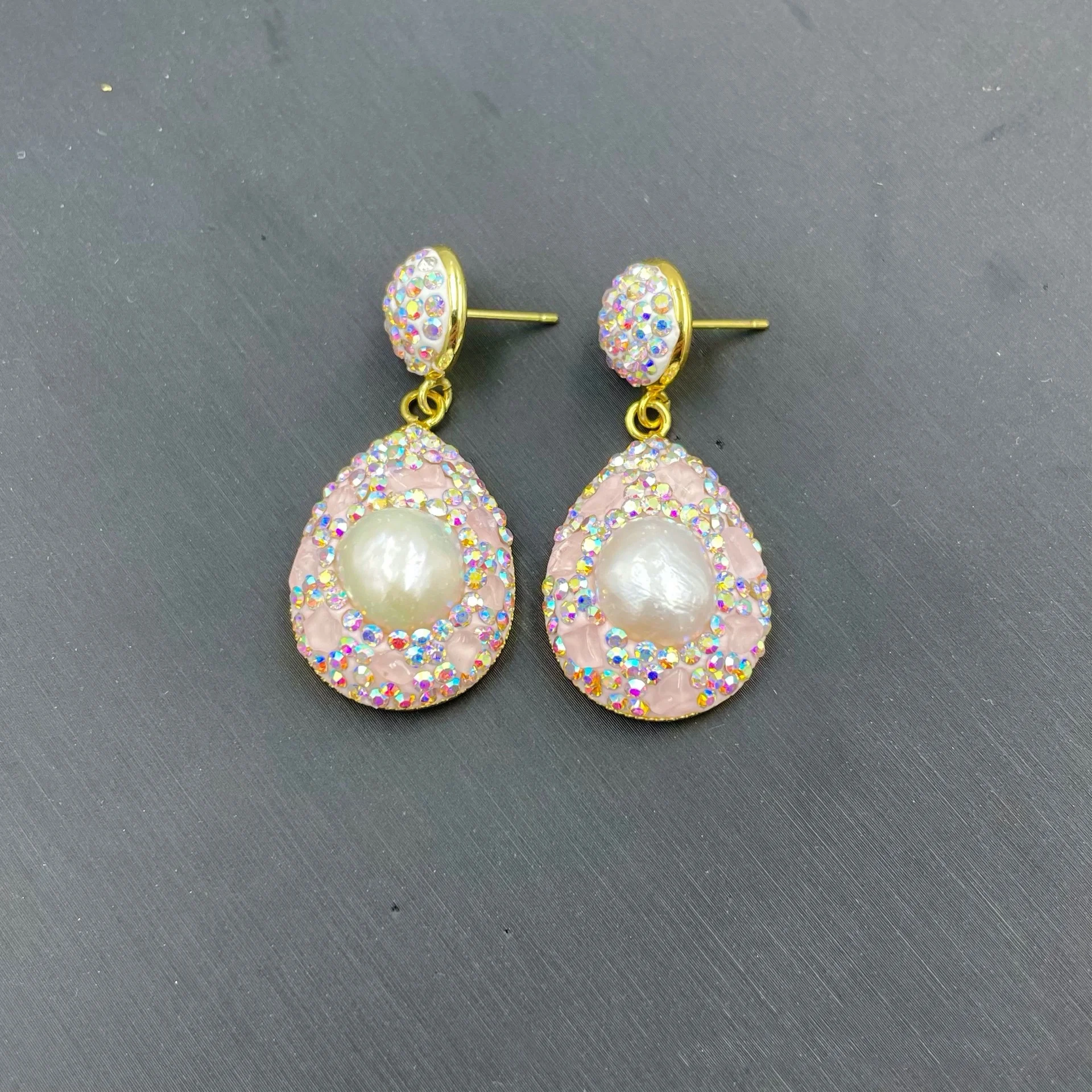 Серьги MVE081 из бирюзы, розового кварца, пресноводного жемчуга, высококачественные индивидуальные женские серьги в горошек, ювелирные изделия для банкета
Серьги MVE081 из бирюзы, розового кварца, пресноводного жемчуга, высококачественные индивидуальные женские серьги в горошек, ювелирные изделия для банкета