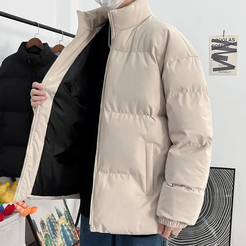 Men's Cotton Coat Winter Thickened Short Couple Bakery Coat Fashion Brand INS Korean Version Handsome Stand Neck Loose Fit
Men's Cotton Coat Winter Thickened Short Couple Bakery Coat Fashion Brand INS Korean Version Handsome Stand Neck Loose Fit