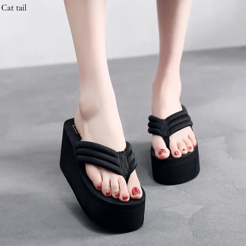 Women's 2024 New Summer Fashion Slippers Loose Thick Sole Slope Heel Anti slip Shoes Beach Shoes Outdoor Sandals
Women's 2024 New Summer Fashion Slippers Loose Thick Sole Slope Heel Anti slip Shoes Beach Shoes Outdoor Sandals