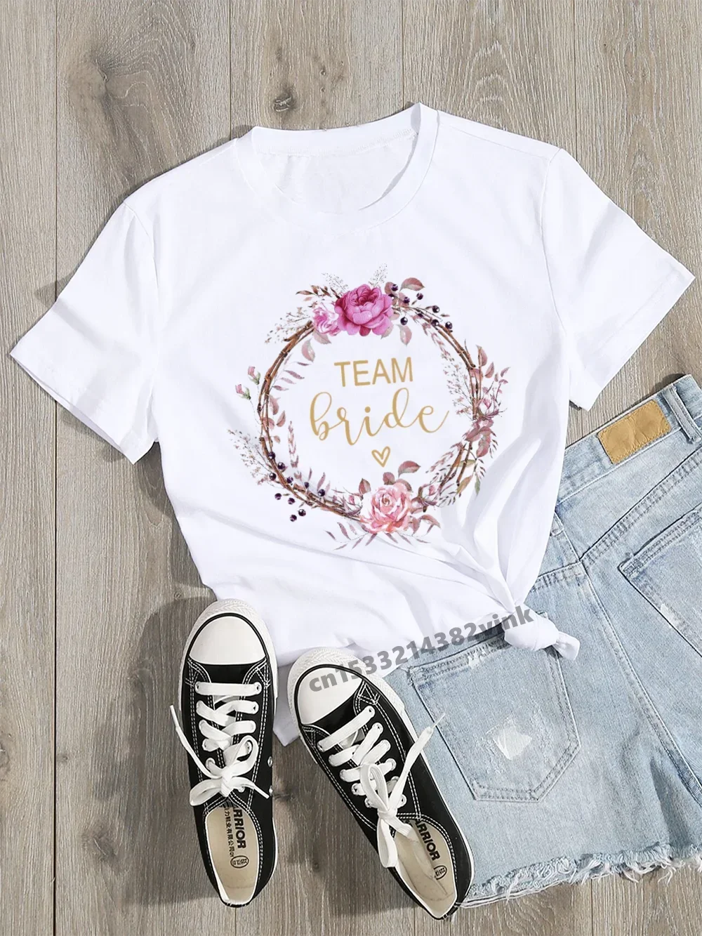 2024 Summer Team Bride Flower Wreath Print Women Wedding Party Tee Shirt Casual ladies O-collar White Short Sleeved T-shirt Girl
2024 Summer Team Bride Flower Wreath Print Women Wedding Party Tee Shirt Casual ladies O-collar White Short Sleeved T-shirt Girl