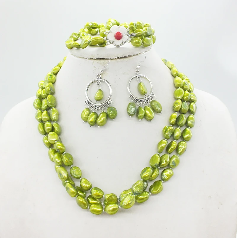 Pearl necklace set. 8-9MM 3-strand natural freshwater Baroque pearl necklace/bracelet/earrings.
Pearl necklace set. 8-9MM 3-strand natural freshwater Baroque pearl necklace/bracelet/earrings.