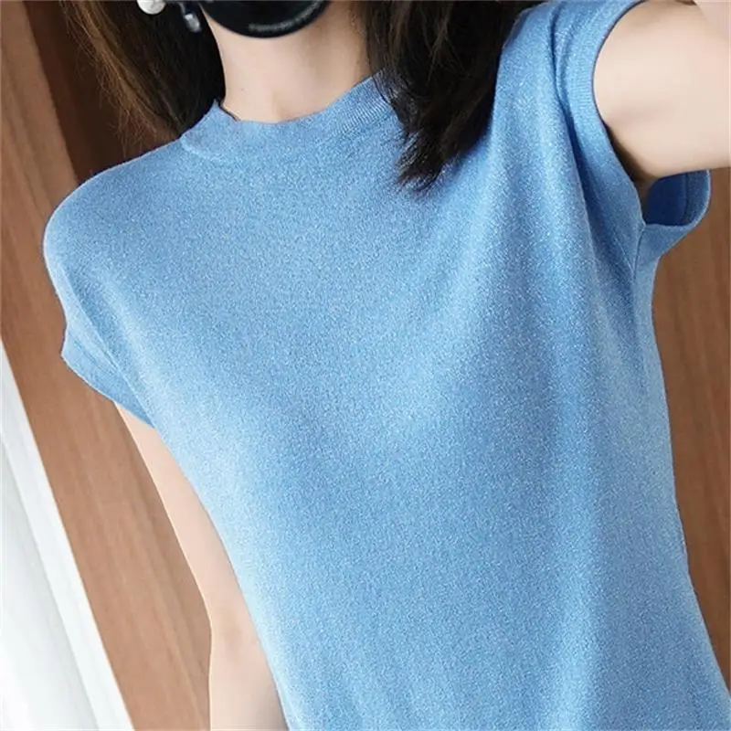 2023 Summer New Korean Version Ice Silk Short Sleeve Round Neck Women's Clothing Solid Color Loose Fashion Casual Thin T-shirt
2023 Summer New Korean Version Ice Silk Short Sleeve Round Neck Women's Clothing Solid Color Loose Fashion Casual Thin T-shirt