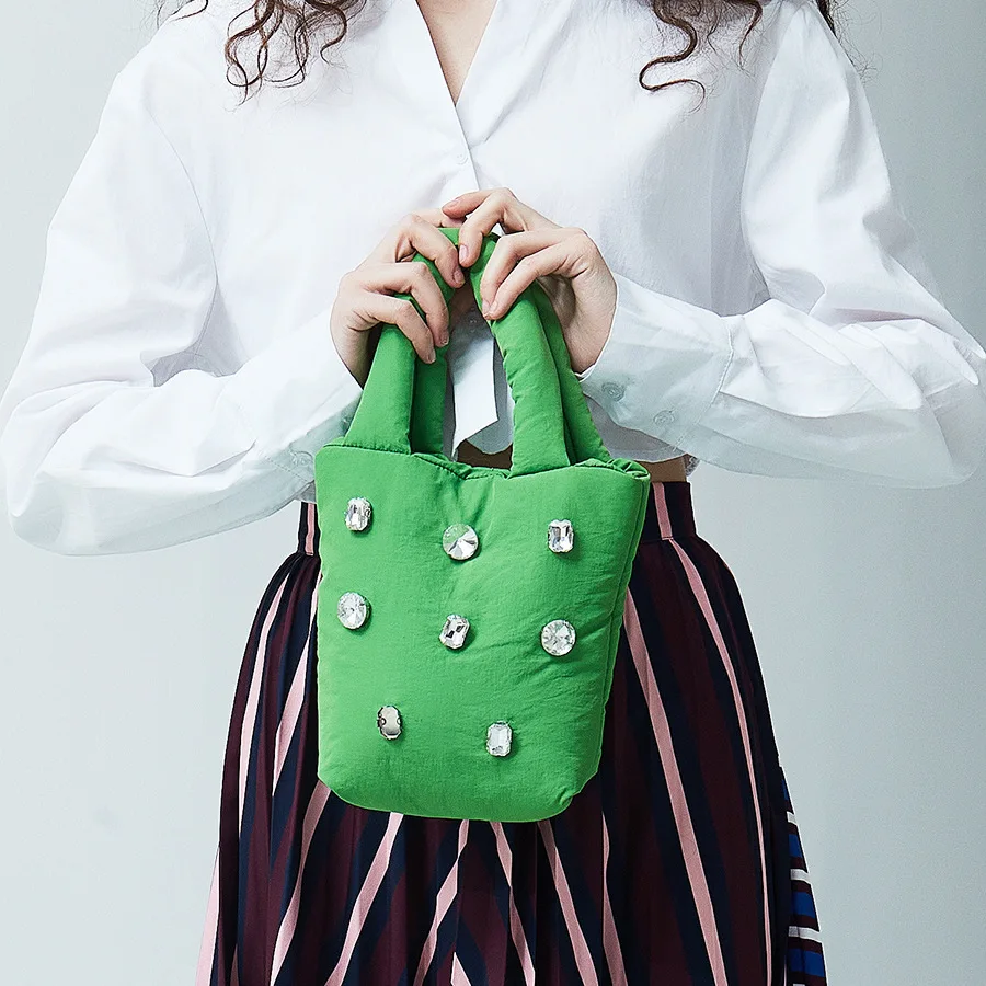 Winter Women's Fashion Handbag Tote Bag Soft Cotton Filling Diamonds Bucket Bag Lady Purse Solid Color Shoulder Underarm Bag
Winter Women's Fashion Handbag Tote Bag Soft Cotton Filling Diamonds Bucket Bag Lady Purse Solid Color Shoulder Underarm Bag