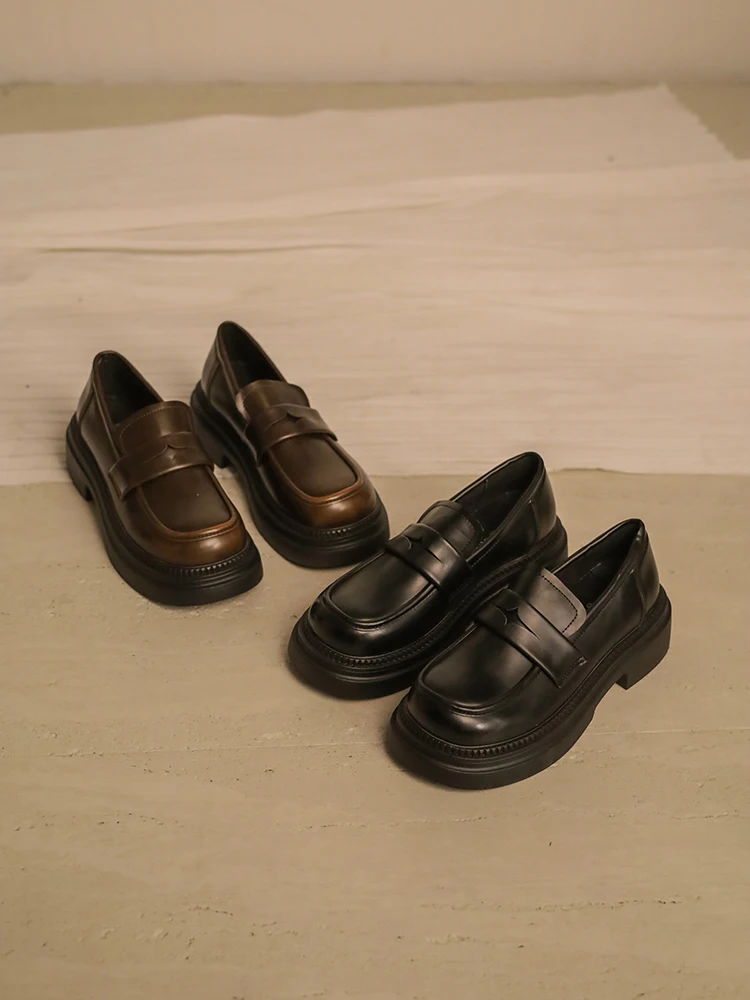 

Повседневная женская обувь, черные лоферы на плоской подошве с мехом, Женская обувь в британском стиле, с закрытым носком, с круглым носком, сабо, на платформе, оксфорды, слипоны