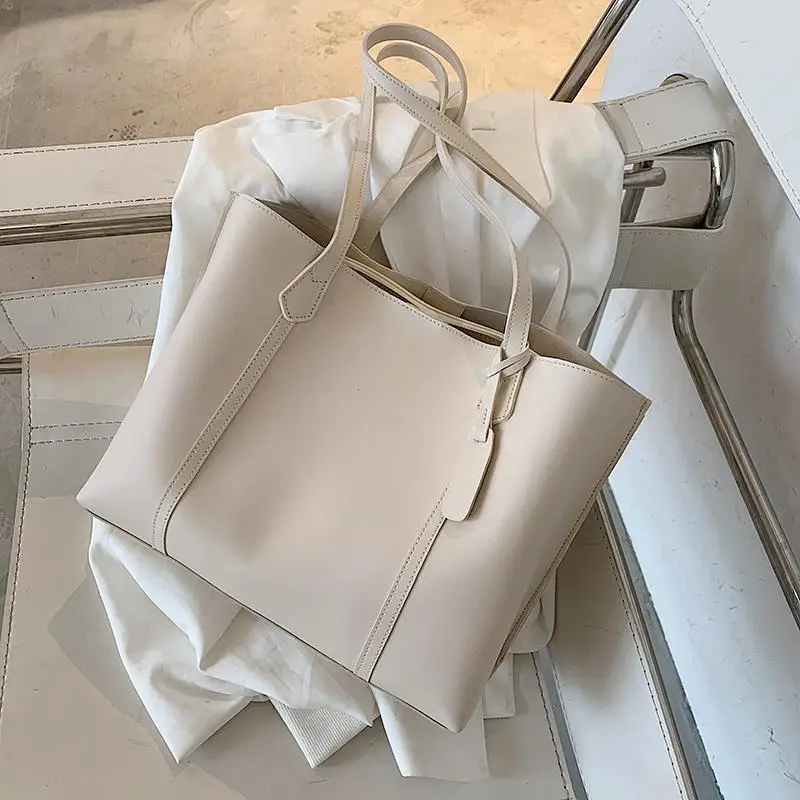 2022 new fashion leisure tote bag large capacity bag women's bag one shoulder portable class bag
2022 new fashion leisure tote bag large capacity bag women's bag one shoulder portable class bag