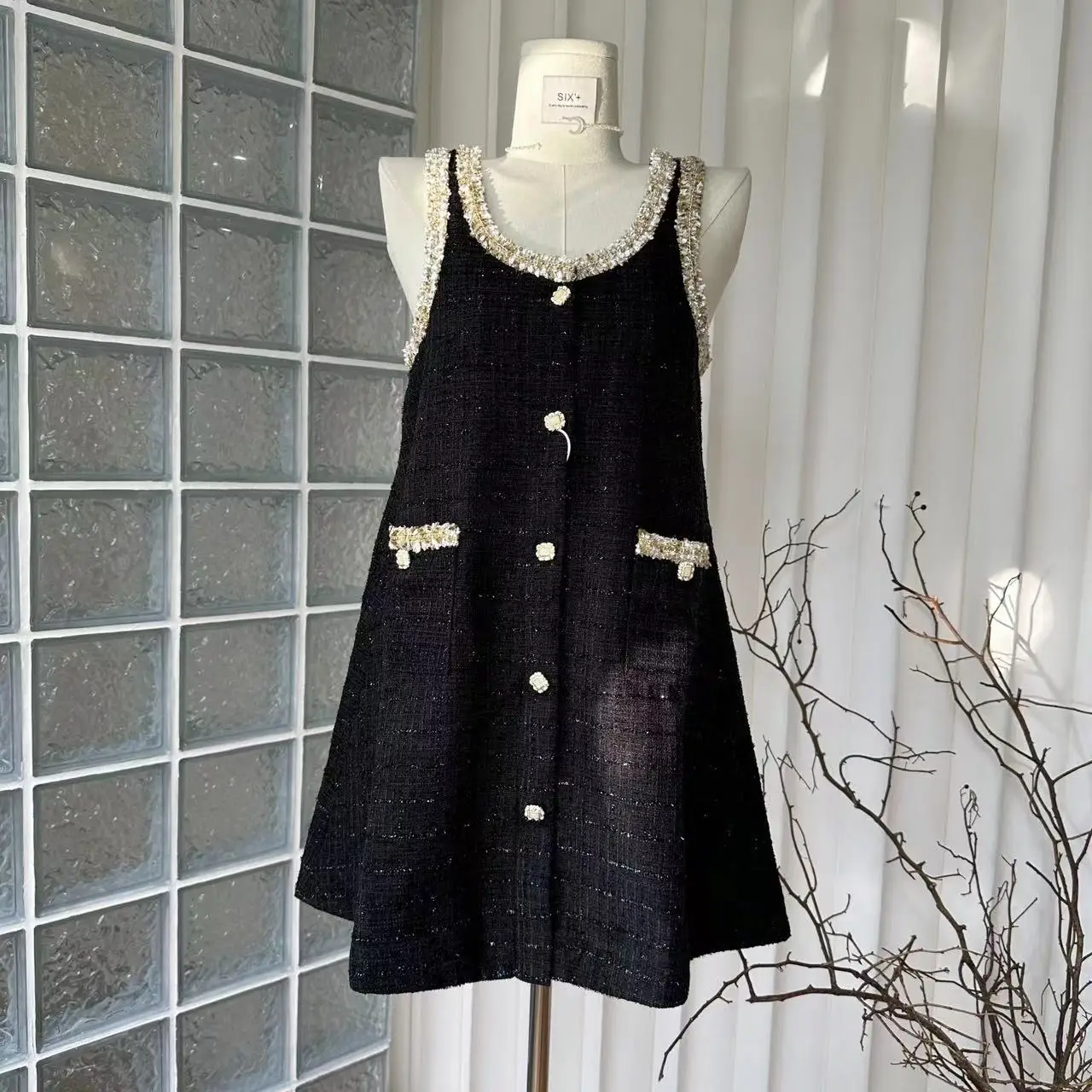 2023 Vintage Tweed Dress Women Summer U Neck Single-breasted Sleeveless Dress Party Mini Dress Vestidos
2023 Vintage Tweed Dress Women Summer U Neck Single-breasted Sleeveless Dress Party Mini Dress Vestidos