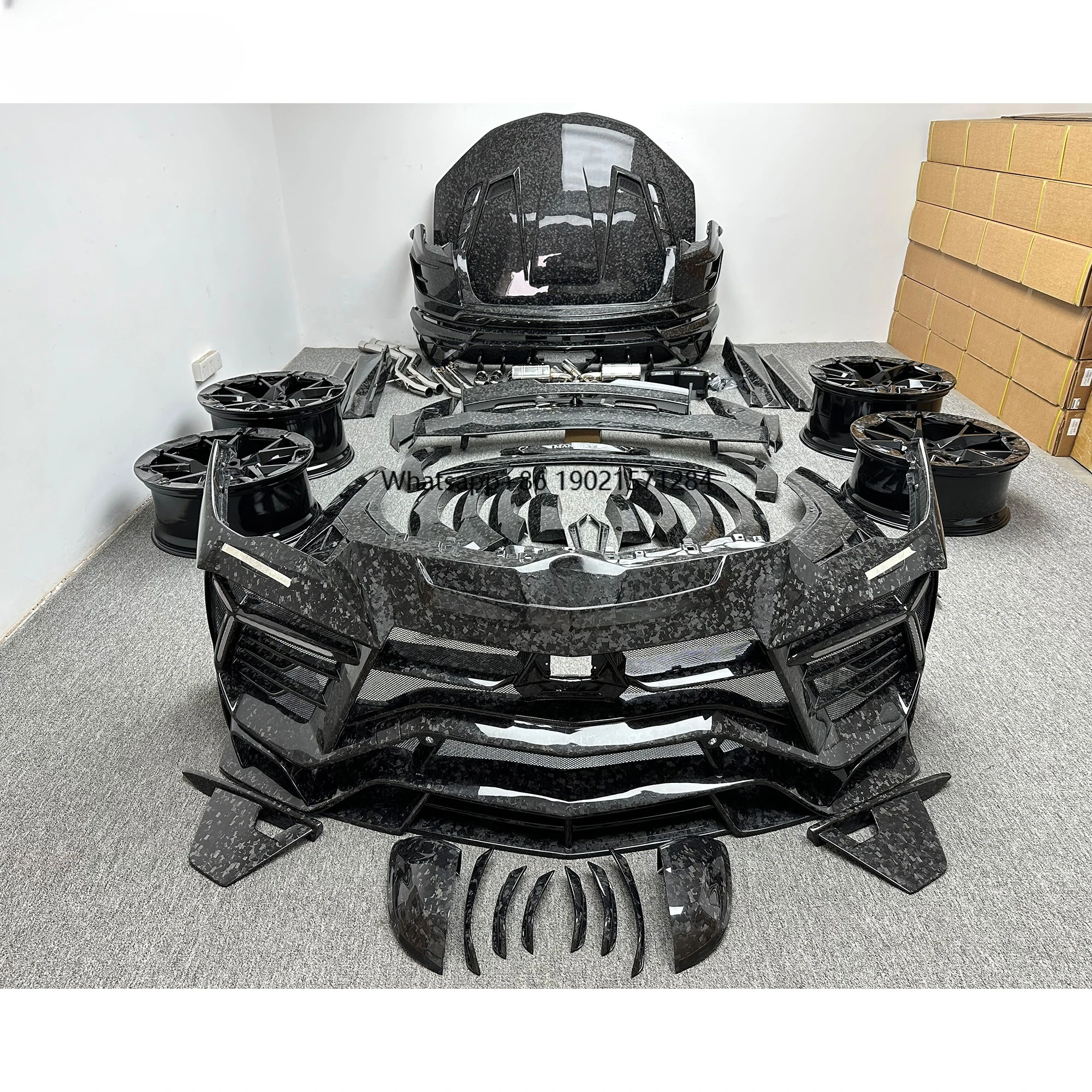 Upgrade Latest Dry Forged Carbon Fiber Auto Parts Gen III Body Kit With Bumper Hood Fenders Wing Exhaust for Lambo URUS Upgrade Latest Dry Forged Carbon Fiber Auto Parts Gen III Body Kit With Bumper Hood Fenders Wing Exhaust for Lambo URUS