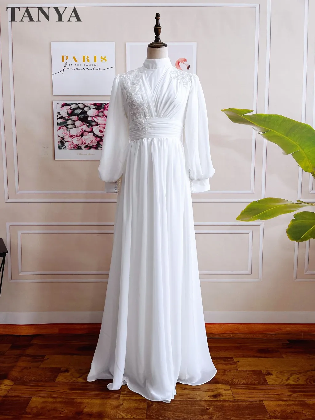 Simple Long Muslim Wedding Dress High Neck Full Sleeves A Line Pleates Luxury Appliques Modest Wedding Bridal Gown Chiffon Dress
Simple Long Muslim Wedding Dress High Neck Full Sleeves A Line Pleates Luxury Appliques Modest Wedding Bridal Gown Chiffon Dress