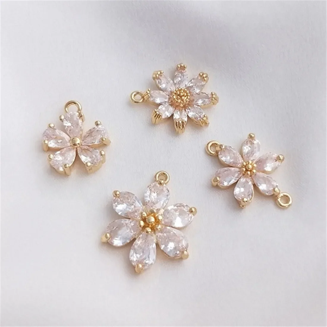 

14K Gold-plated Zircon Small Daisy Six Petal Flower Pendant Flower-shaped Pendant Handmade Diy Double Hanging Jewelry Pendant