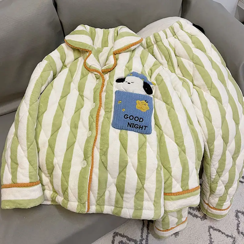 Sanrio three-layer coral velvet quilted pajamas Pochacco kawaii thickened warm stripes can be worn outside flannel home clothes
Sanrio three-layer coral velvet quilted pajamas Pochacco kawaii thickened warm stripes can be worn outside flannel home clothes