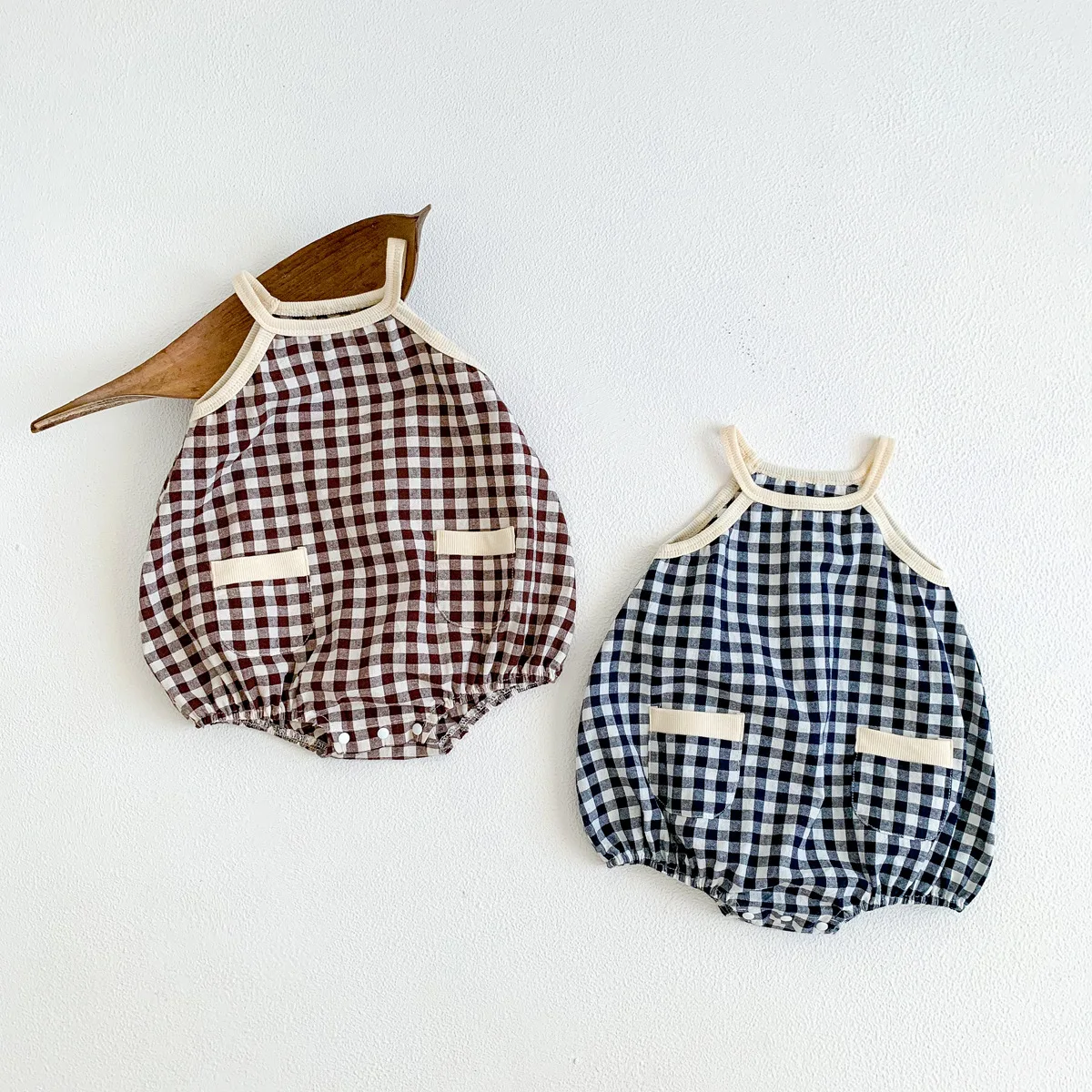 2023 Plaid Jumpsuit for Baby Boys Girls Sling Romper Summer Newborn Bodysuit Ins Style Toddler Onesie Infant Clothing 0-2 Years
2023 Plaid Jumpsuit for Baby Boys Girls Sling Romper Summer Newborn Bodysuit Ins Style Toddler Onesie Infant Clothing 0-2 Years