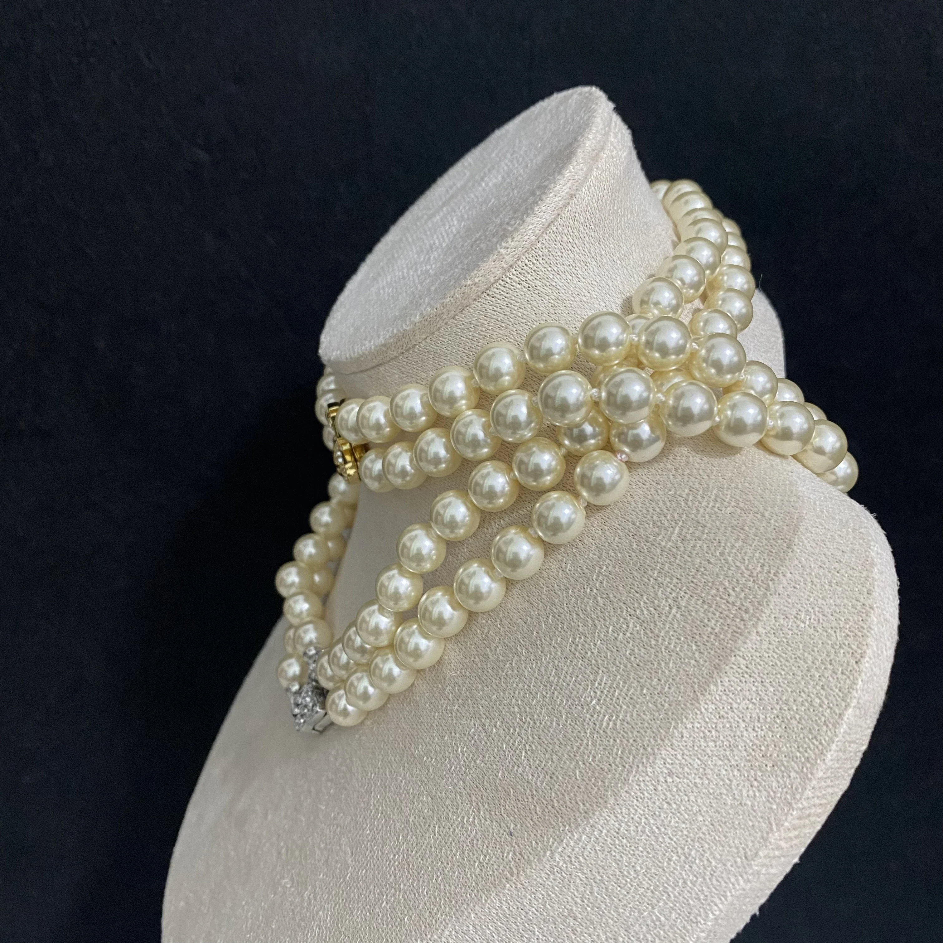 Finisa's New S925 Sterling Silver Double Pearl Magnetic Buckle Necklace Saturn Collarbone Female Choke Ring
Finisa's New S925 Sterling Silver Double Pearl Magnetic Buckle Necklace Saturn Collarbone Female Choke Ring