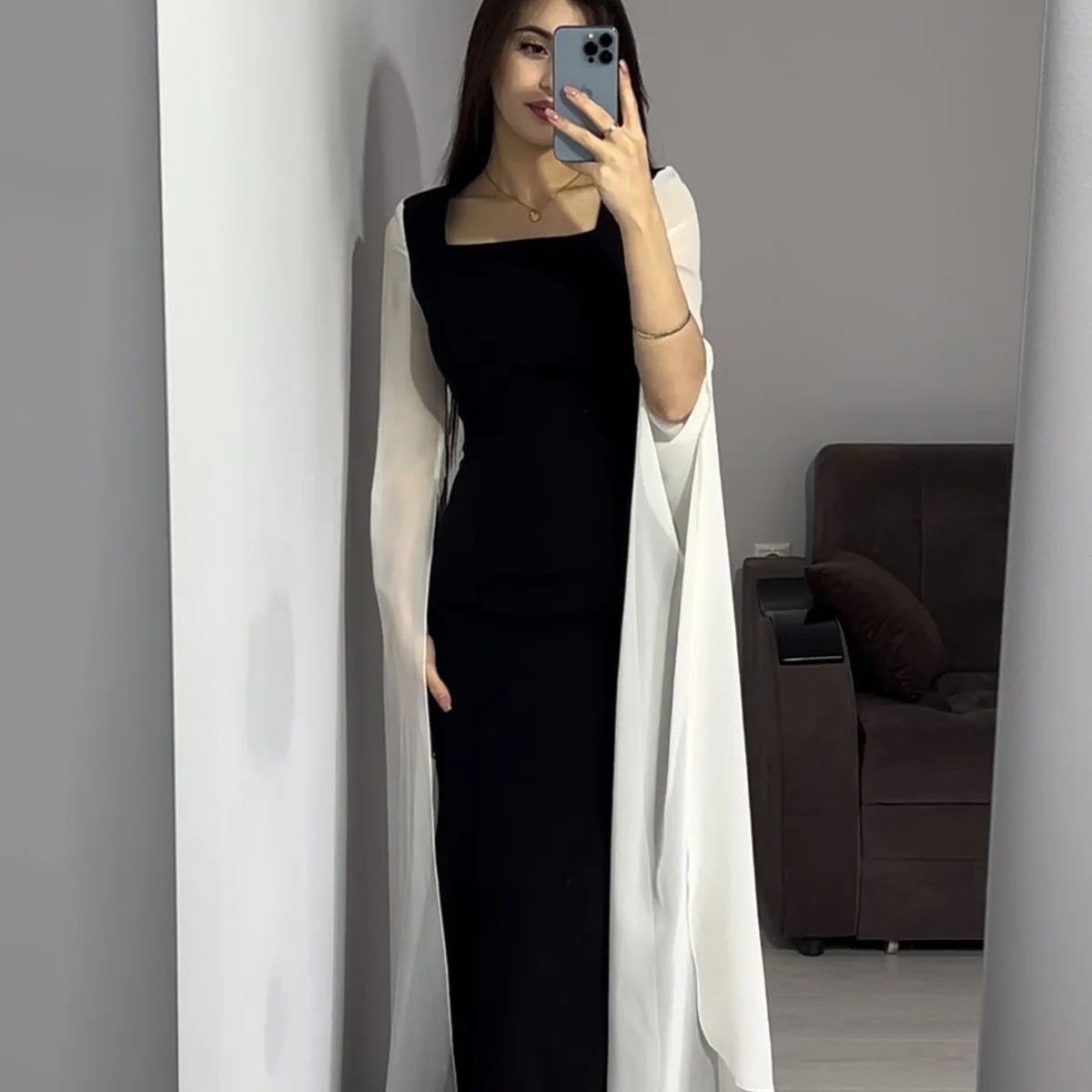 Autumn bat sleeve waisted celebrity Hepburn style black and white splicing dress female
Autumn bat sleeve waisted celebrity Hepburn style black and white splicing dress female