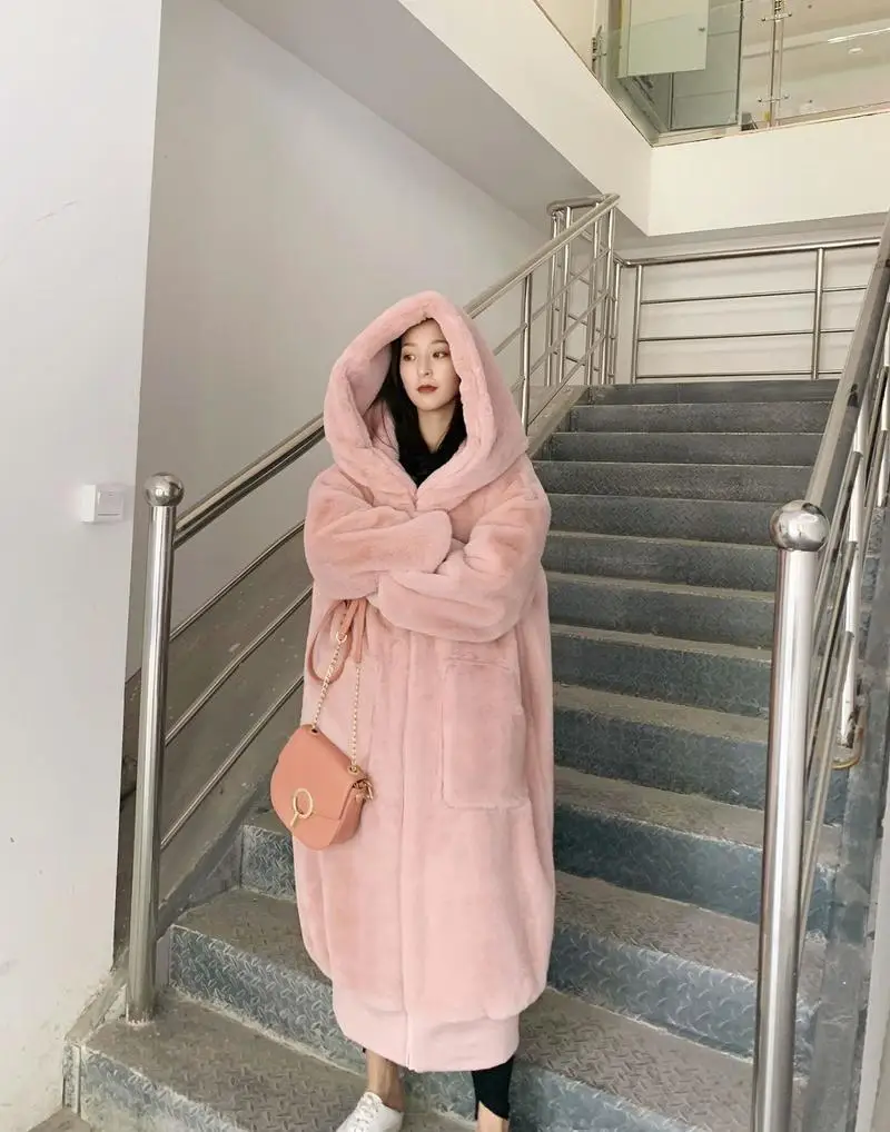 2023 Autumn Winter Thick Warm Plush Outwear Faux Fur Coat Women Casual Luxury Long Oversize Loose Hooded Mane Fur Jacket Female
2023 Autumn Winter Thick Warm Plush Outwear Faux Fur Coat Women Casual Luxury Long Oversize Loose Hooded Mane Fur Jacket Female