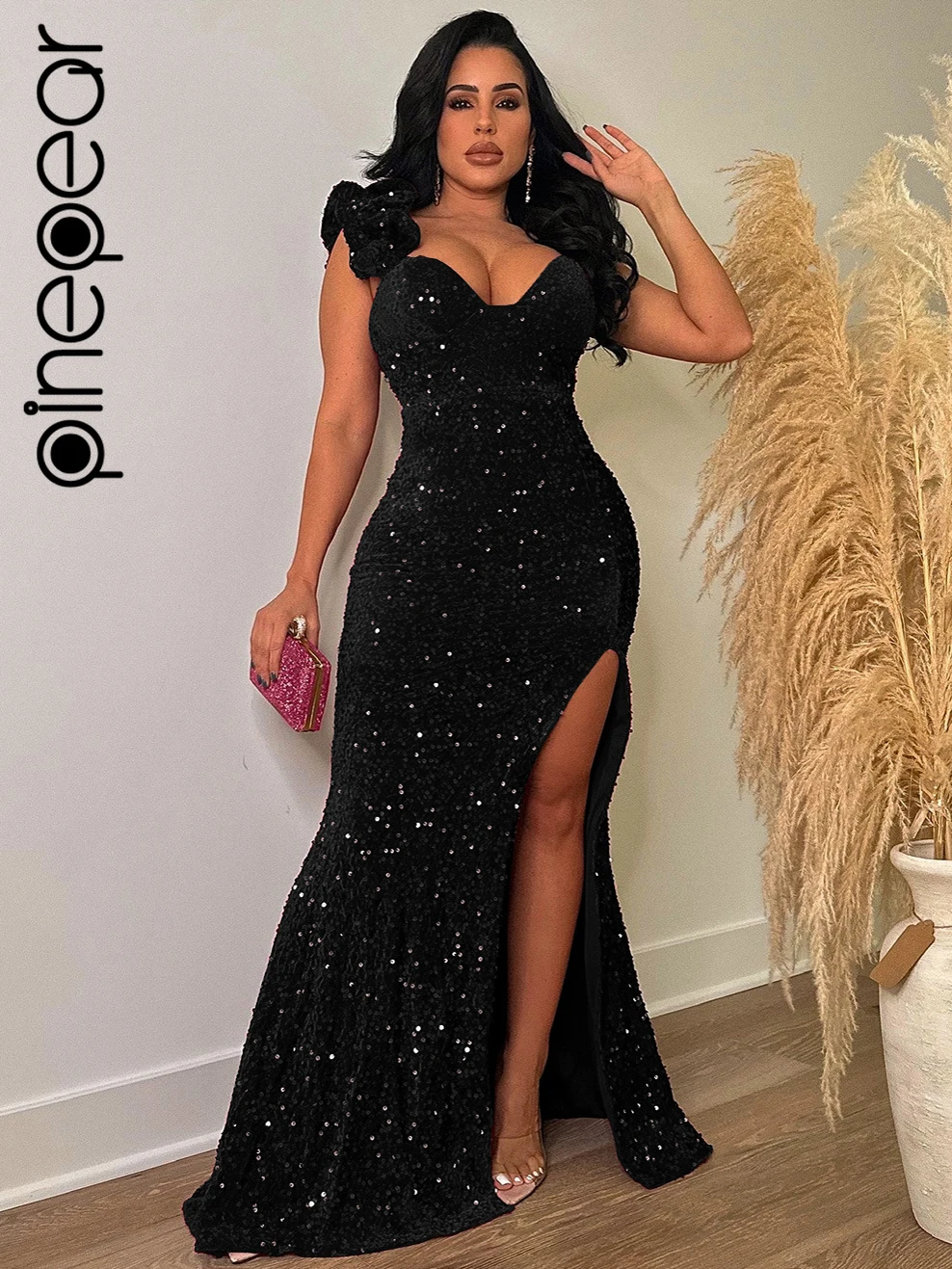 Платье женское длинное с блестками и высоким разрезом, на бретельках 
Платье женское длинное с блестками и высоким разрезом, на бретельках