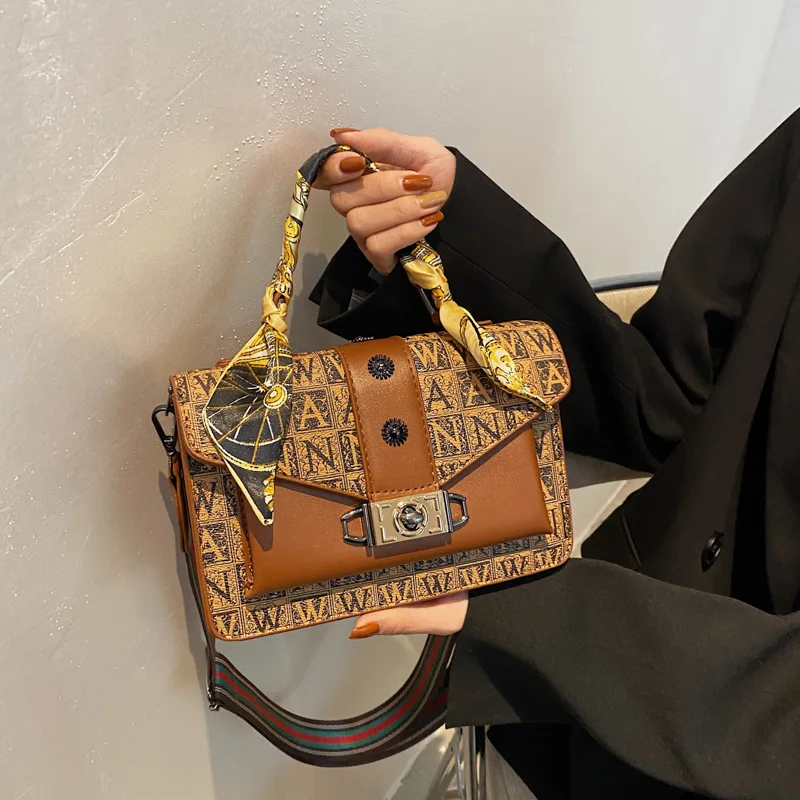 2023 New Trendy Korean Fashion Handbags Brand Silk Scarves Crossbody Bag For Ladies Female Retro Printed Shoulder Messenger Bag
2023 New Trendy Korean Fashion Handbags Brand Silk Scarves Crossbody Bag For Ladies Female Retro Printed Shoulder Messenger Bag