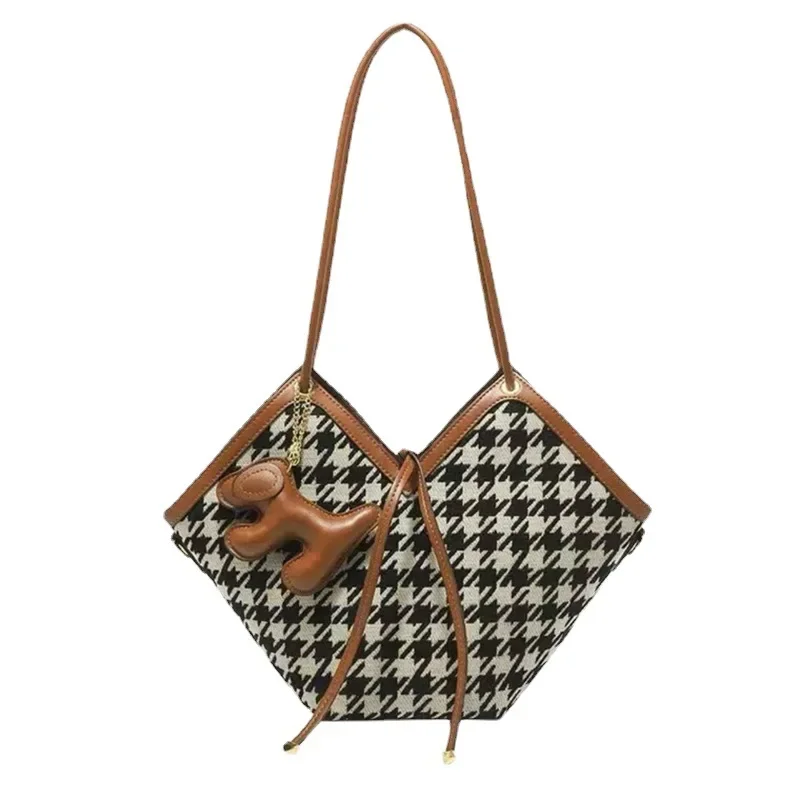 Heart Shaped Mother and Baby Tote Bag Women's Bag 2023 New Vintage Bird Check Single Shoulder Messenger Bag Handbag
Heart Shaped Mother and Baby Tote Bag Women's Bag 2023 New Vintage Bird Check Single Shoulder Messenger Bag Handbag