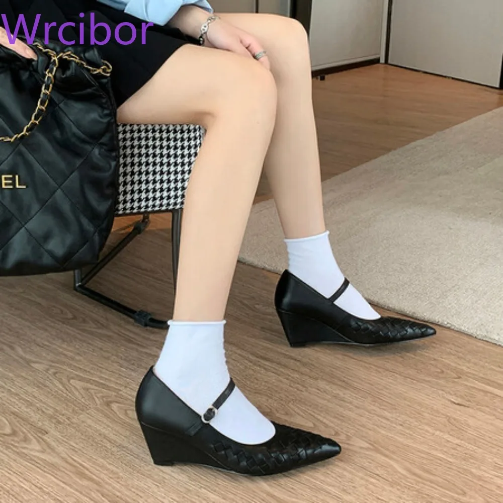 Women Shoes Wedges Pumps Genuine Leather Cow Leather There Are Buckles Pointed Toe Pastoralism Hand-made Black and Apricot
Women Shoes Wedges Pumps Genuine Leather Cow Leather There Are Buckles Pointed Toe Pastoralism Hand-made Black and Apricot