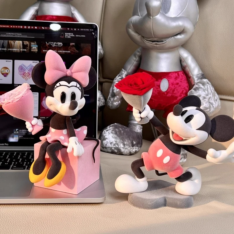 Оригинальная Милая аниме Disney, неизменный букет розы Микки, Подарочная коробка, статуэтка модели, новогодняя Подарочная игрушка
Оригинальная Милая аниме Disney, неизменный букет розы Микки, Подарочная коробка, статуэтка модели, новогодняя Подарочная игрушка