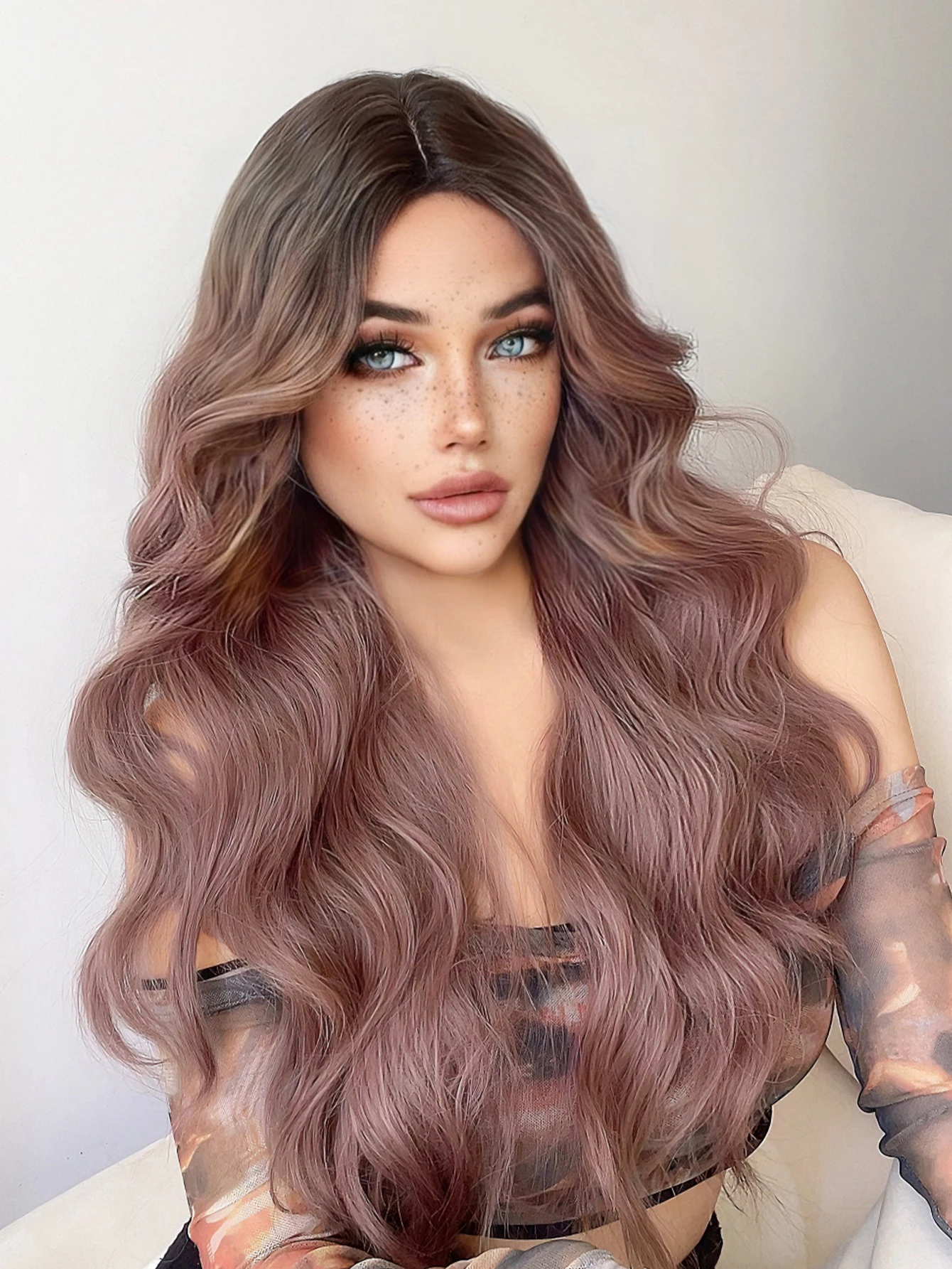 

28Inch Pale Lavender Color Synthetic Wigs Middle Part Long Natural Wavy Hair Wig For Women Daily Use Cosplay Heat Resistant