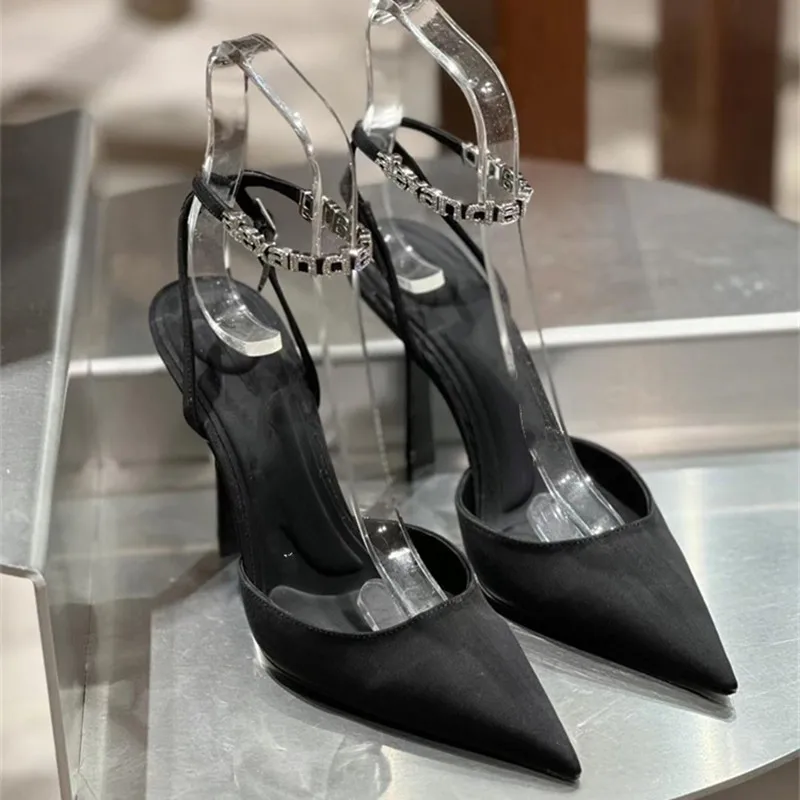 2023 Spring and Summer new stiletto pointed toe single shoes rhinestone letter buckle strap high-heeled sandals
2023 Spring and Summer new stiletto pointed toe single shoes rhinestone letter buckle strap high-heeled sandals