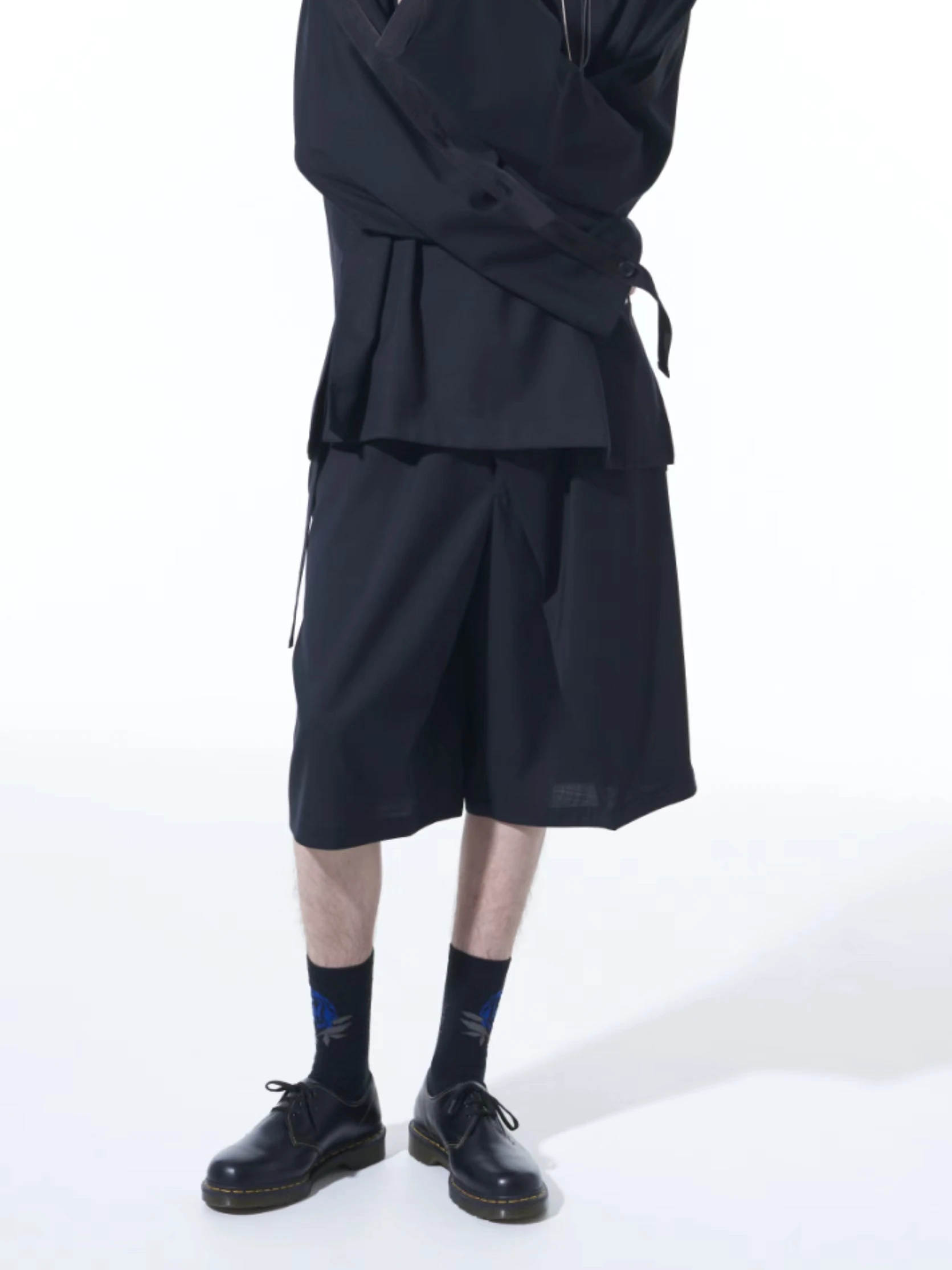 YamamotoStyle Shorts Pants Fashion Design Layered Casual Loose Shorts Outdoor Men's And Women's Six-quarter Pants
YamamotoStyle Shorts Pants Fashion Design Layered Casual Loose Shorts Outdoor Men's And Women's Six-quarter Pants