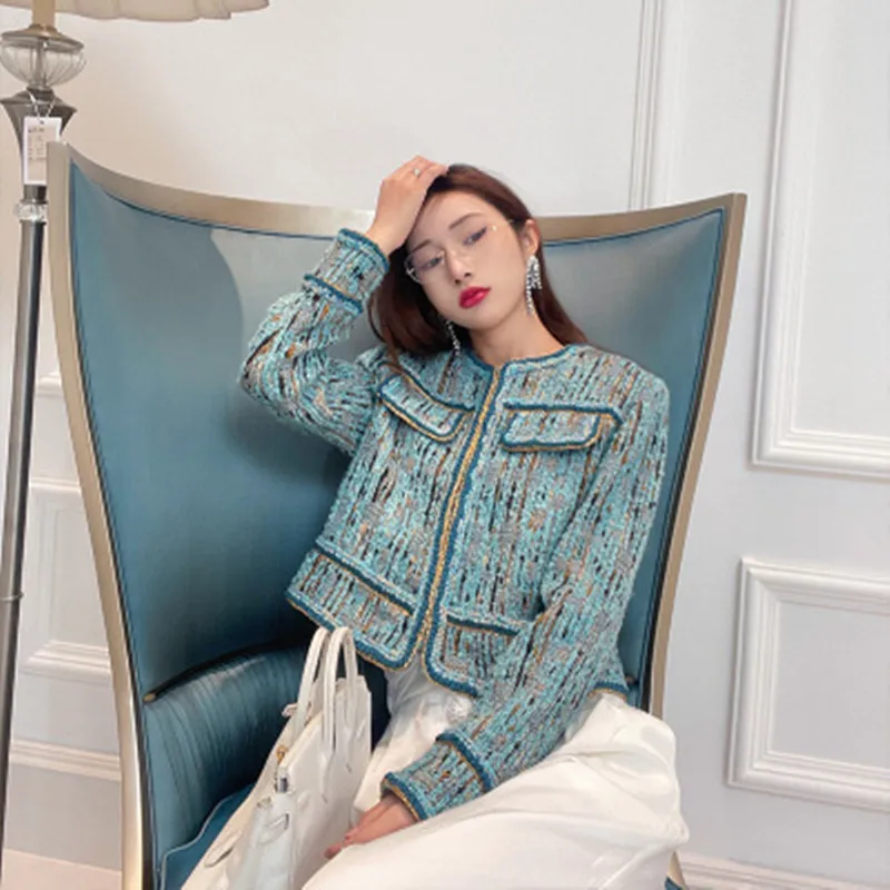 DALMAZZO Fall Winter Vintage Tweed Woolen Elegant Short Jacket Top Women Round Neck Covered Button Slim Outerwear Chic Coat 2023
DALMAZZO Fall Winter Vintage Tweed Woolen Elegant Short Jacket Top Women Round Neck Covered Button Slim Outerwear Chic Coat 2023
