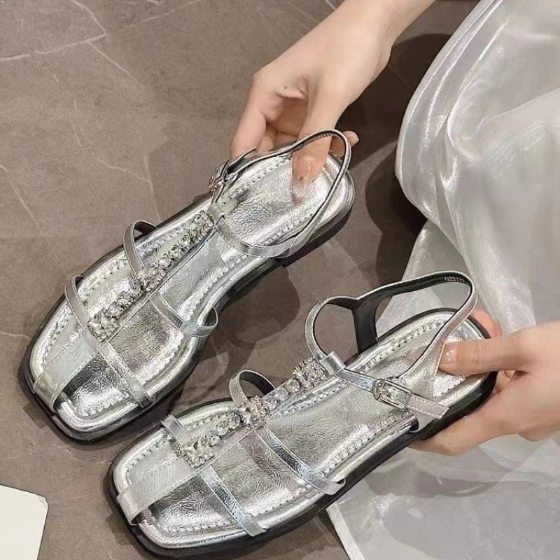 

High Appearance Level Rhinestone Open-toe One-line Buckle with Foreign Style All-in-one Comfortable Non-slip Sandals for Women