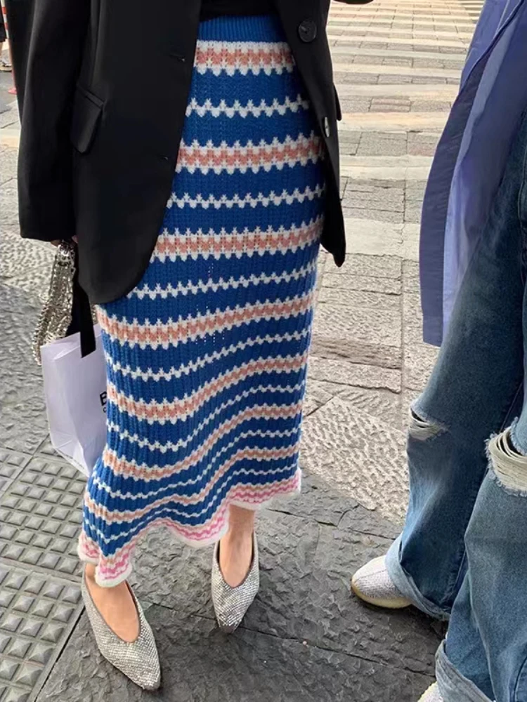 Autumn and Winter Knitted Long Dresses High Waisted Slim Colorful Stripe Midi Skirt Fashion Elegant Temperament Skirts for Woman
Autumn and Winter Knitted Long Dresses High Waisted Slim Colorful Stripe Midi Skirt Fashion Elegant Temperament Skirts for Woman