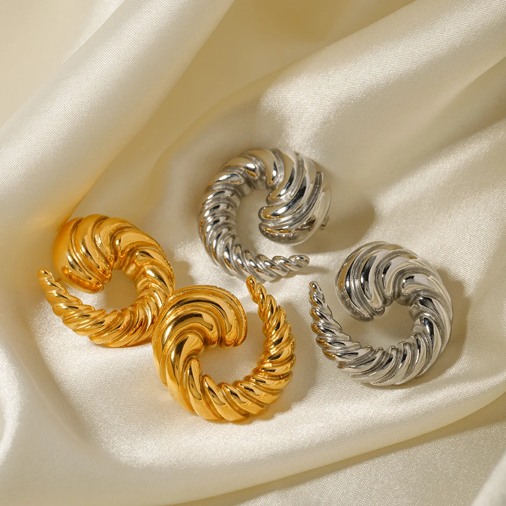 Statement Stainless Steel 18K PVD Plated Horns With Spiral Stripes Earrings Metal Texture Chunky Prevent Allergy Ear Jewelry
Statement Stainless Steel 18K PVD Plated Horns With Spiral Stripes Earrings Metal Texture Chunky Prevent Allergy Ear Jewelry