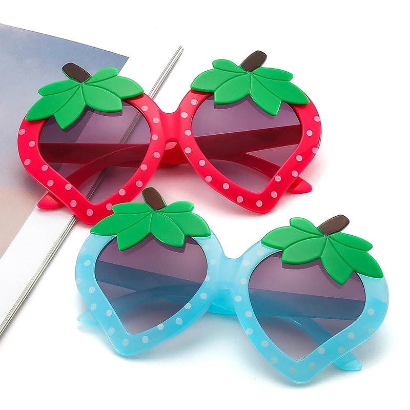 Cute Kids Strawberry Sunglasses Outdoor Color Sunglasses Ultraviolet-proof Personality Glasses Cartoon Children Sunglasses
Cute Kids Strawberry Sunglasses Outdoor Color Sunglasses Ultraviolet-proof Personality Glasses Cartoon Children Sunglasses