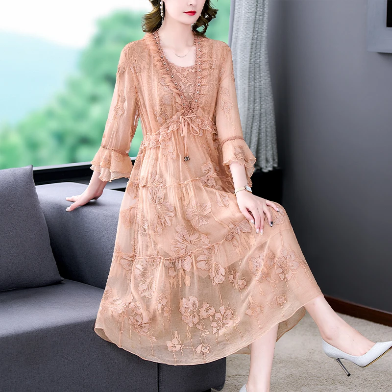 High Street Natural Silk Floral Embroidered Midi Dress Fall Casual Vintage Loose Beach Dress 2022 Ladies Elegant Party Vestidos
High Street Natural Silk Floral Embroidered Midi Dress Fall Casual Vintage Loose Beach Dress 2022 Ladies Elegant Party Vestidos
