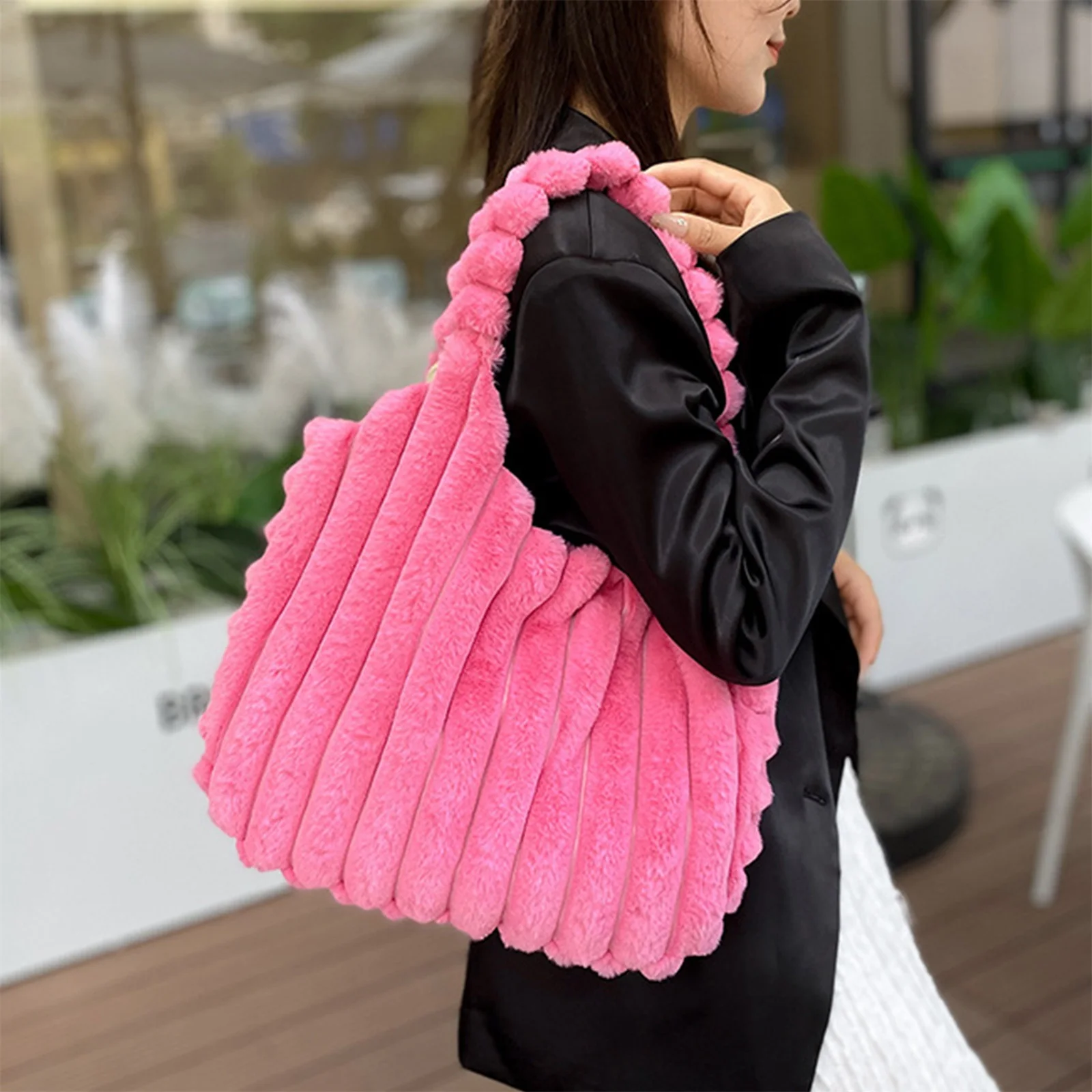 Fluffy Tote Women's Bag Winter Furry Luxury Designer Handbag Korea Y2K Faux Fur Shoulder Bag Plush Warm Purses Soft Shopping Sac
Fluffy Tote Women's Bag Winter Furry Luxury Designer Handbag Korea Y2K Faux Fur Shoulder Bag Plush Warm Purses Soft Shopping Sac