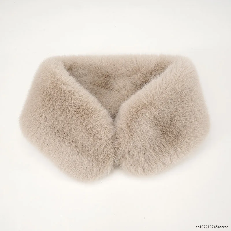 Imitated Fox Fur Collar Thick Warm Neck Protection Faux Fur Collar Korean Style Winter Lady hair scarves fur scarf women
Imitated Fox Fur Collar Thick Warm Neck Protection Faux Fur Collar Korean Style Winter Lady hair scarves fur scarf women