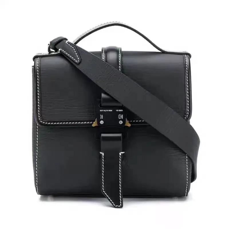 1017-ALYX-9SM New Leather Bag Functional Tactical Metal Buckle Cowhide Single Shoulder Handheld Crossbody Bag Business Bag
1017-ALYX-9SM New Leather Bag Functional Tactical Metal Buckle Cowhide Single Shoulder Handheld Crossbody Bag Business Bag