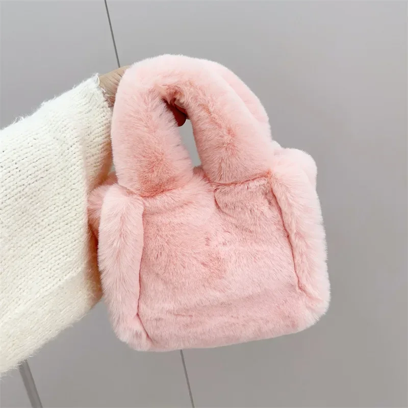 Winter Fluffy Faux Fur Bags for Women Mini Soft Plush Women Handbag Small Warm Shoulder Bag Chains Crossbody Bag Shopper Tote
Winter Fluffy Faux Fur Bags for Women Mini Soft Plush Women Handbag Small Warm Shoulder Bag Chains Crossbody Bag Shopper Tote