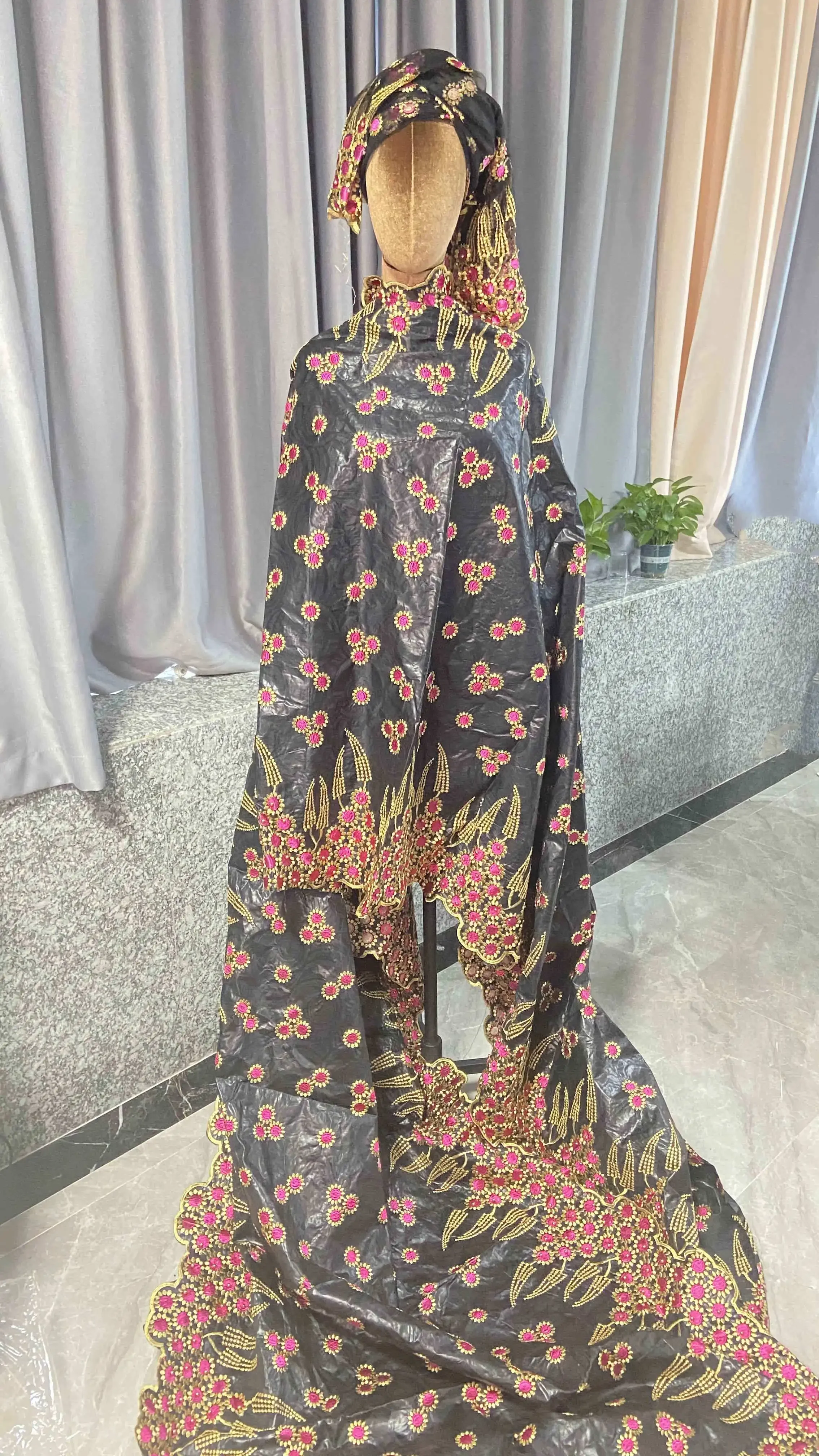 Stock Clearance African Bazin Original Lace Fabric Black and Pink Nigerian Embroidered Fabrics for Sewing Material Cloth
Stock Clearance African Bazin Original Lace Fabric Black and Pink Nigerian Embroidered Fabrics for Sewing Material Cloth