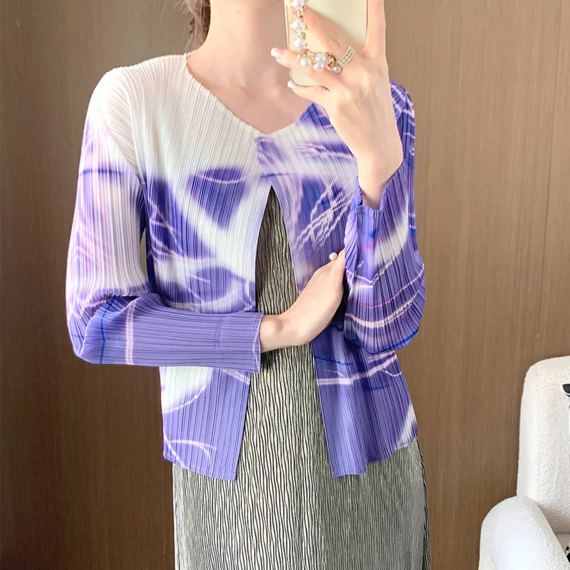 COZOK 2024 Spring New O Neck Long Sleeve Contrasting Colors Printing Pleated Cardigan Coat Tops Women WT3041
COZOK 2024 Spring New O Neck Long Sleeve Contrasting Colors Printing Pleated Cardigan Coat Tops Women WT3041